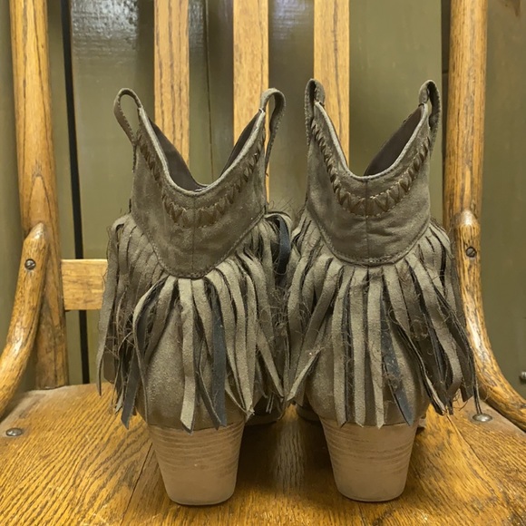 Fringed Cowgirl Boots-Heeled Ankle Cut. - Picture 4 of 9